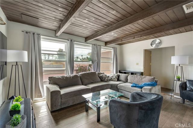 125 E Buckthorn, Inglewood, CA 90301