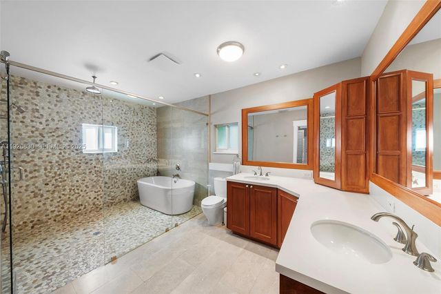 2400 Trapp Ave, Miami, FL 33133