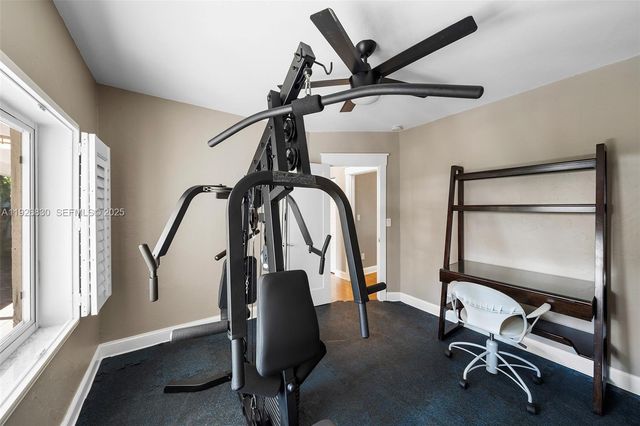 2400 Trapp Ave, Miami, FL 33133