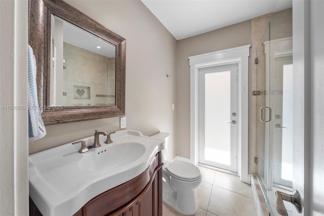 2400 Trapp Ave, Miami, FL 33133