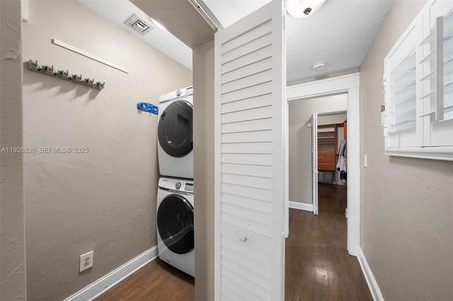 2400 Trapp Ave, Miami, FL 33133