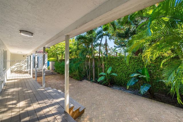 2400 Trapp Ave, Miami, FL 33133