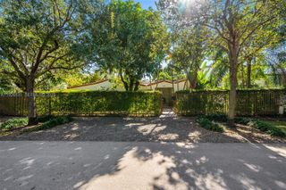 2400 Trapp Ave, Miami, FL 33133