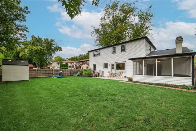 481 Sussex Court, Buffalo Grove, IL 60089