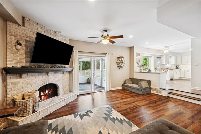 481 Sussex Court, Buffalo Grove, IL 60089