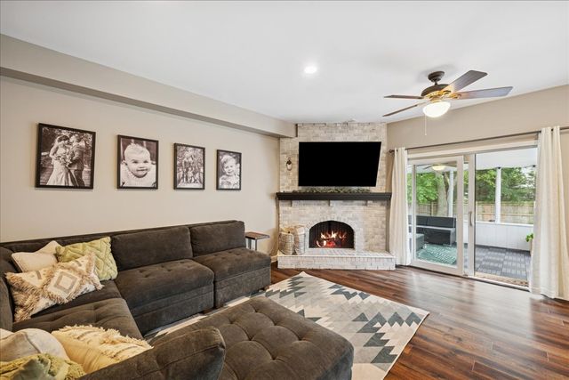 481 Sussex Court, Buffalo Grove, IL 60089