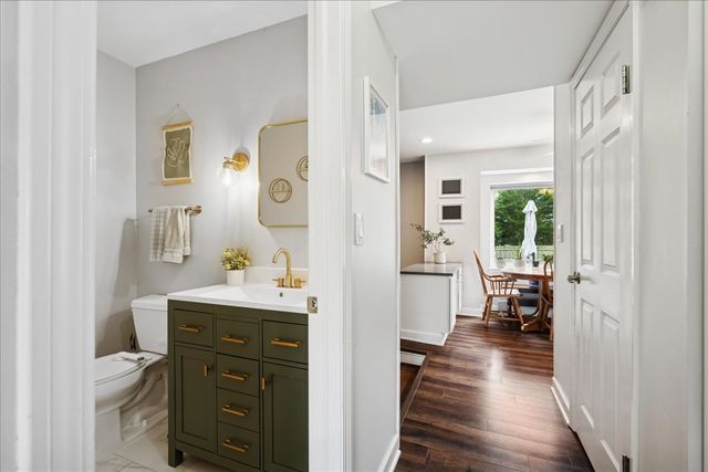 481 Sussex Court, Buffalo Grove, IL 60089