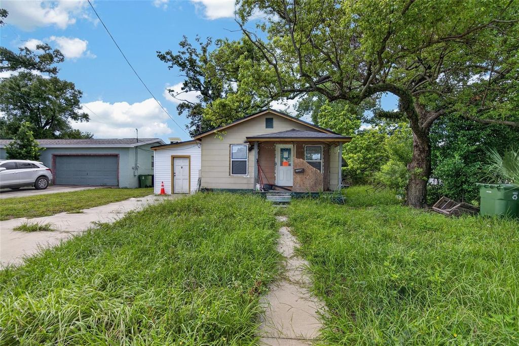 Image 16 of property listing at 3507 E 12TH AVENUE, Tampa, FL 33605