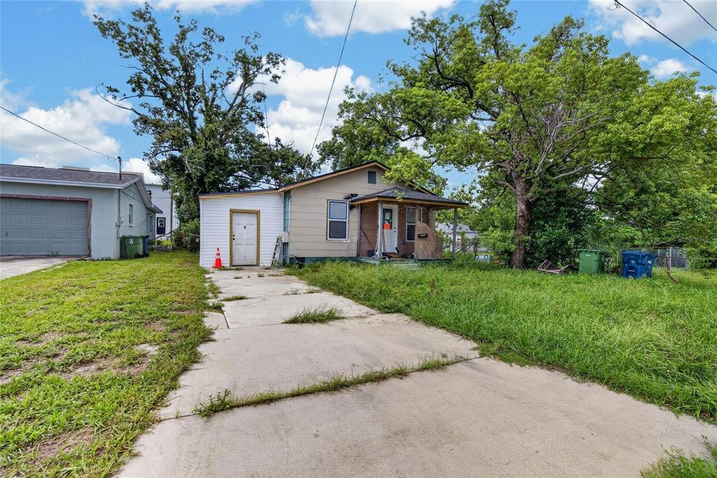 Image 17 of property listing at 3507 E 12TH AVENUE, Tampa, FL 33605