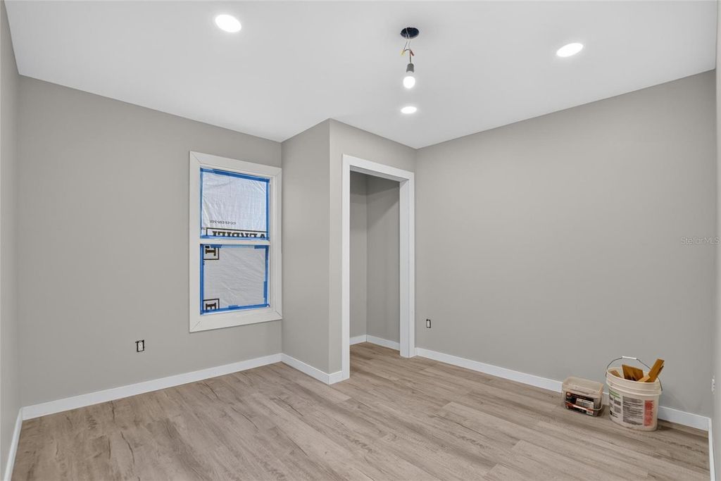 Image 9 of property listing at 3507 E 12TH AVENUE, Tampa, FL 33605