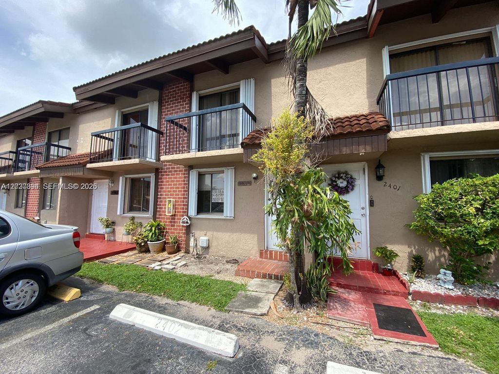 1813 SW 107th Avenue 2402, Miami, FL 33165