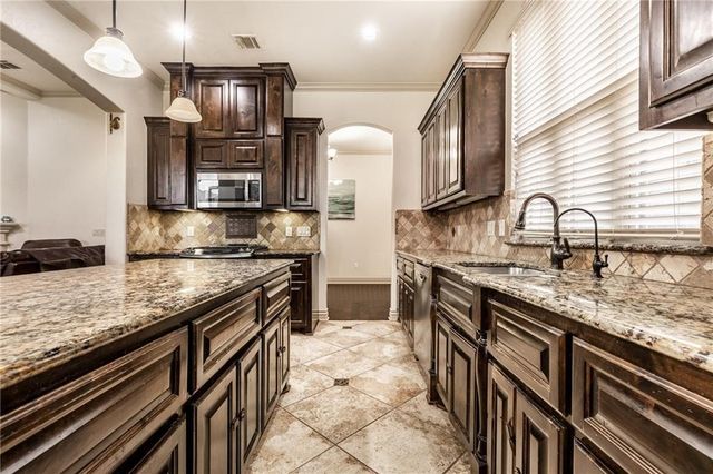 2128 NW 158th Street, Edmond, OK 73013