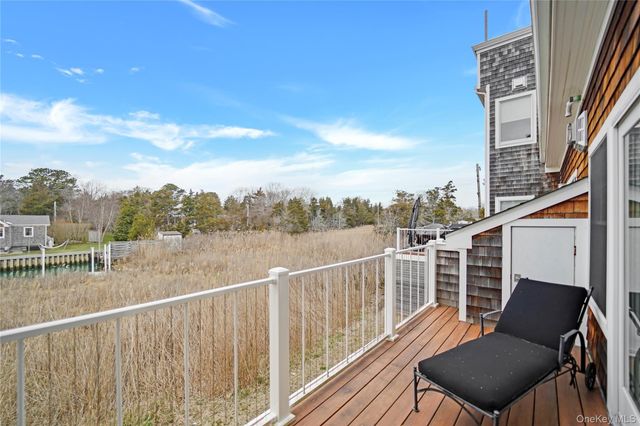 68 Foster Avenue 4, Hampton Bays, NY 11946