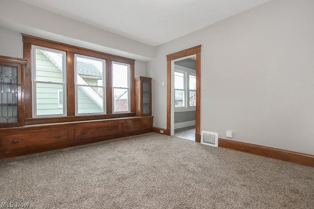 10601 Linnet Avenue, Cleveland, OH 44111