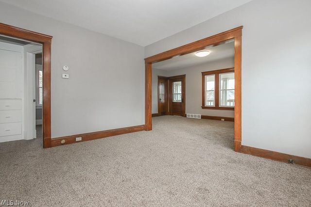 10601 Linnet Avenue, Cleveland, OH 44111