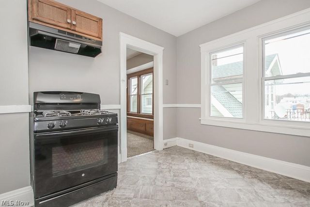 10601 Linnet Avenue, Cleveland, OH 44111