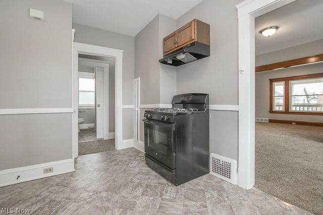 10601 Linnet Avenue, Cleveland, OH 44111