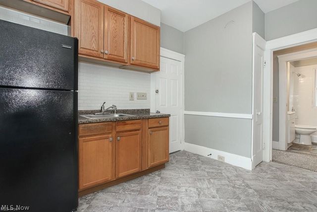 10601 Linnet Avenue, Cleveland, OH 44111