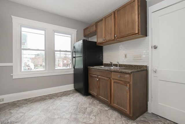 10601 Linnet Avenue, Cleveland, OH 44111