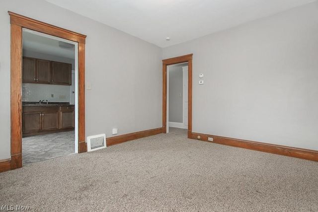 10601 Linnet Avenue, Cleveland, OH 44111