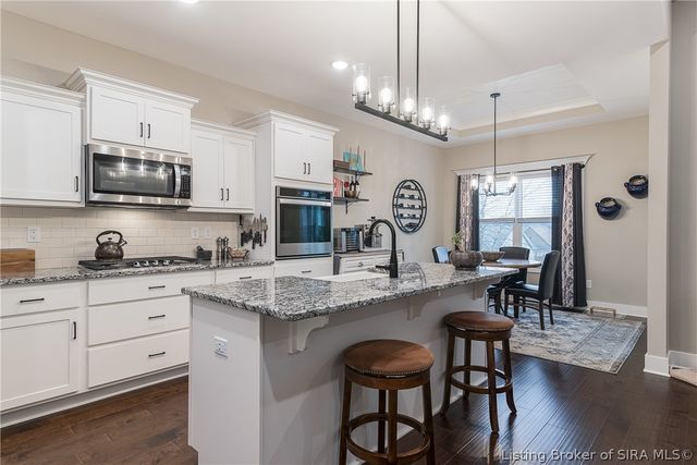 4179 Laverne Way, Jeffersonville, IN 47130
