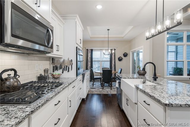 4179 Laverne Way, Jeffersonville, IN 47130