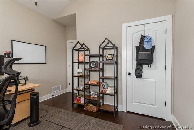 4179 Laverne Way, Jeffersonville, IN 47130