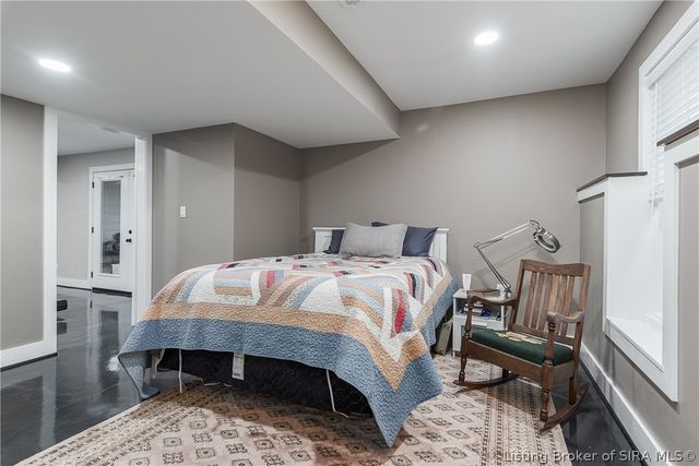 4179 Laverne Way, Jeffersonville, IN 47130