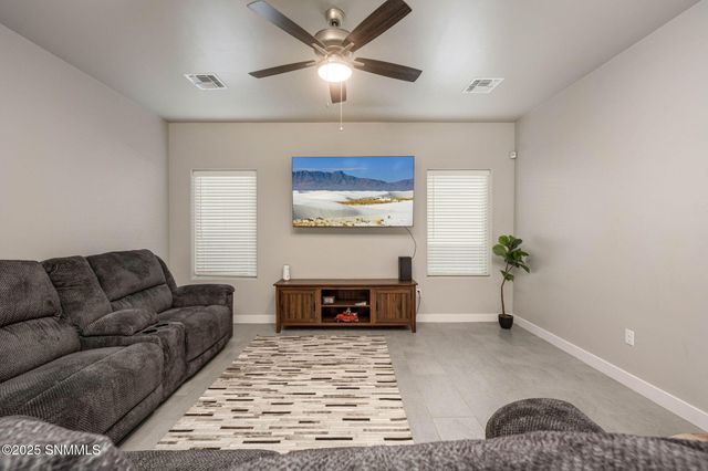 2625 Goldfinch Place, Las Cruces, NM 88011