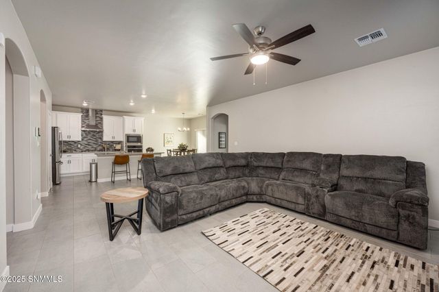 2625 Goldfinch Place, Las Cruces, NM 88011