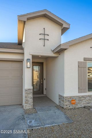 2625 Goldfinch Place, Las Cruces, NM 88011