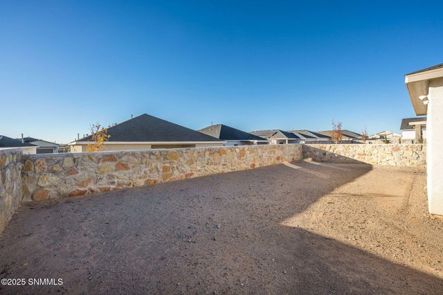 2625 Goldfinch Place, Las Cruces, NM 88011