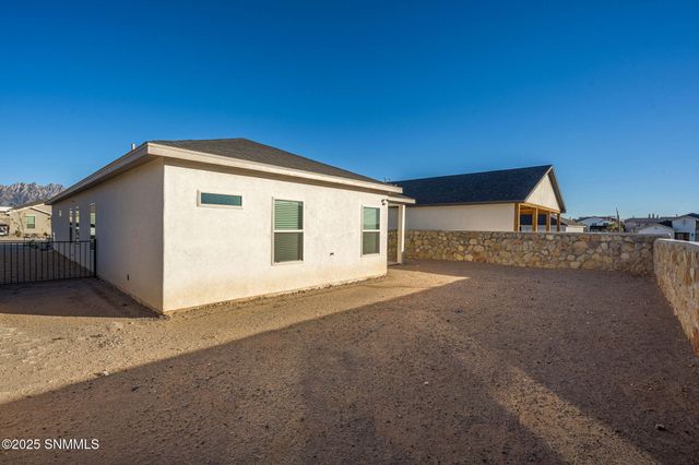 2625 Goldfinch Place, Las Cruces, NM 88011