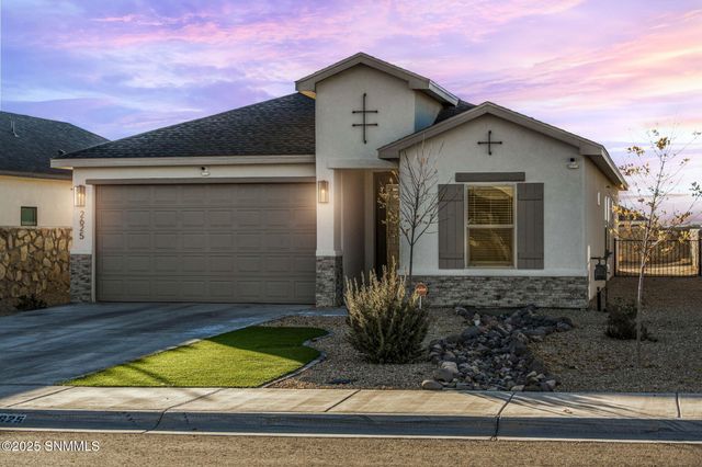 2625 Goldfinch Place, Las Cruces, NM 88011