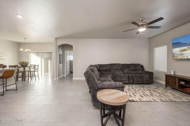 2625 Goldfinch Place, Las Cruces, NM 88011