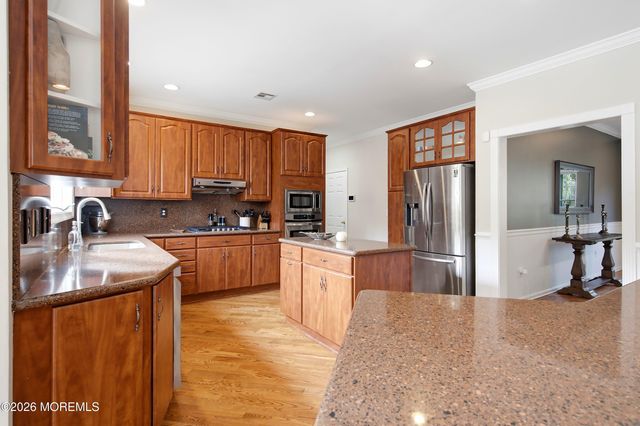 221 Verdant Court, Freehold, NJ 07728