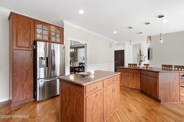 221 Verdant Court, Freehold, NJ 07728