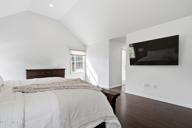 221 Verdant Court, Freehold, NJ 07728