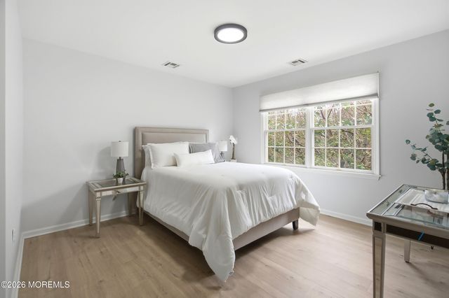 221 Verdant Court, Freehold, NJ 07728