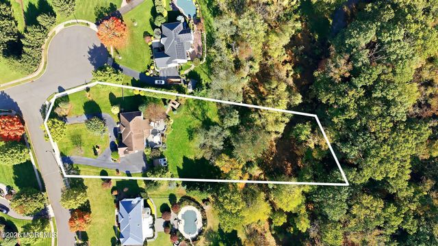 221 Verdant Court, Freehold, NJ 07728