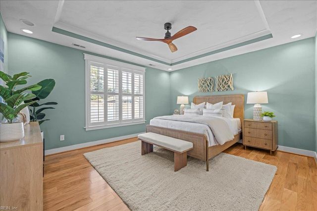 2960 Lynnhaven DR, Virginia Beach, VA 23451