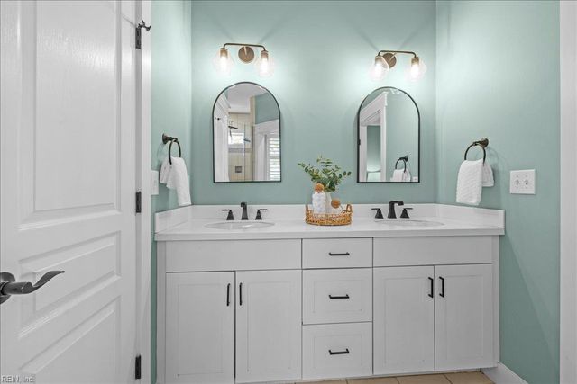 2960 Lynnhaven DR, Virginia Beach, VA 23451