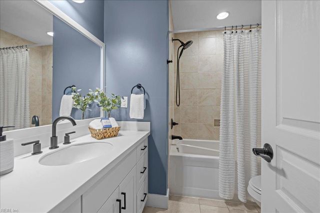 2960 Lynnhaven DR, Virginia Beach, VA 23451