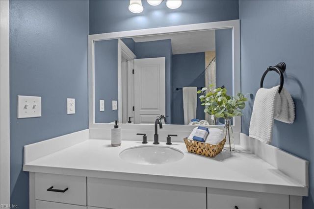 2960 Lynnhaven DR, Virginia Beach, VA 23451