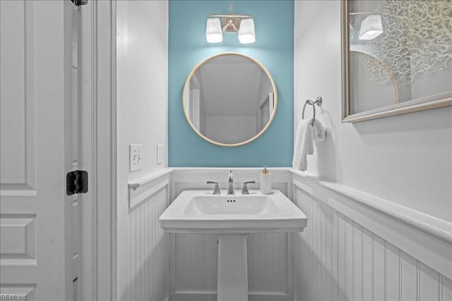 2960 Lynnhaven DR, Virginia Beach, VA 23451