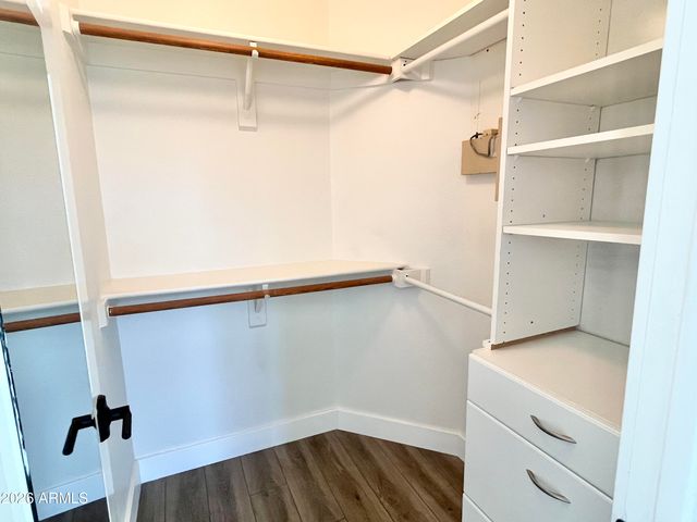 4047 W WHISPERING WIND Drive, Glendale, AZ 85310