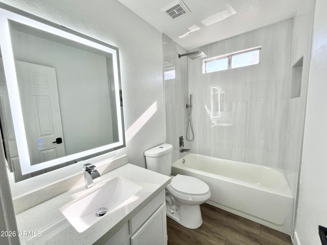 4047 W WHISPERING WIND Drive, Glendale, AZ 85310