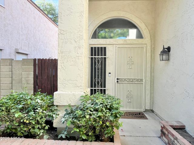 4047 W WHISPERING WIND Drive, Glendale, AZ 85310