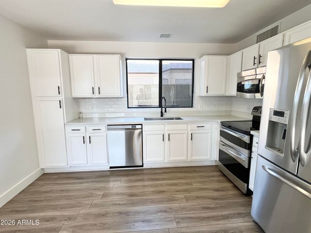 4047 W WHISPERING WIND Drive, Glendale, AZ 85310