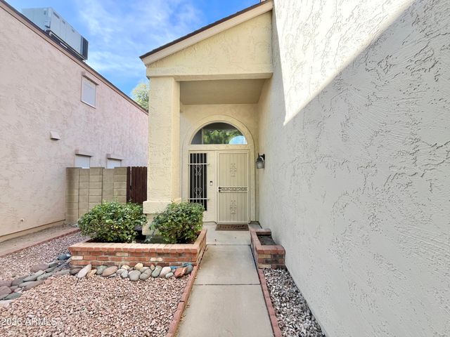 4047 W WHISPERING WIND Drive, Glendale, AZ 85310